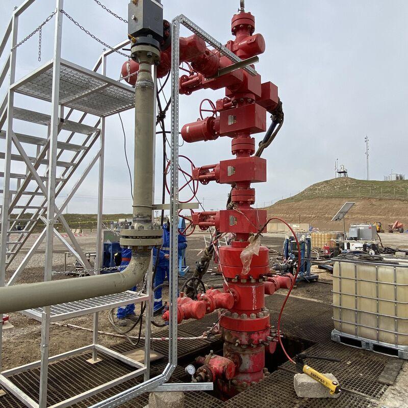 Drilling rig and field engineers